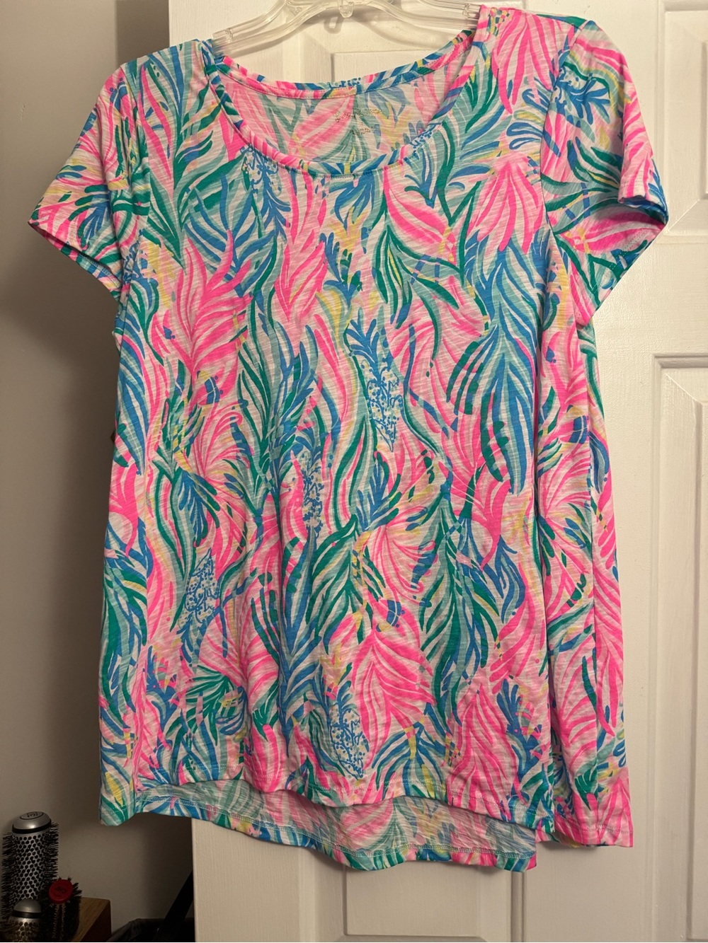 Lilly Pulitzer Short Sleeve Tropical Leaf Tee in Pink & Teal